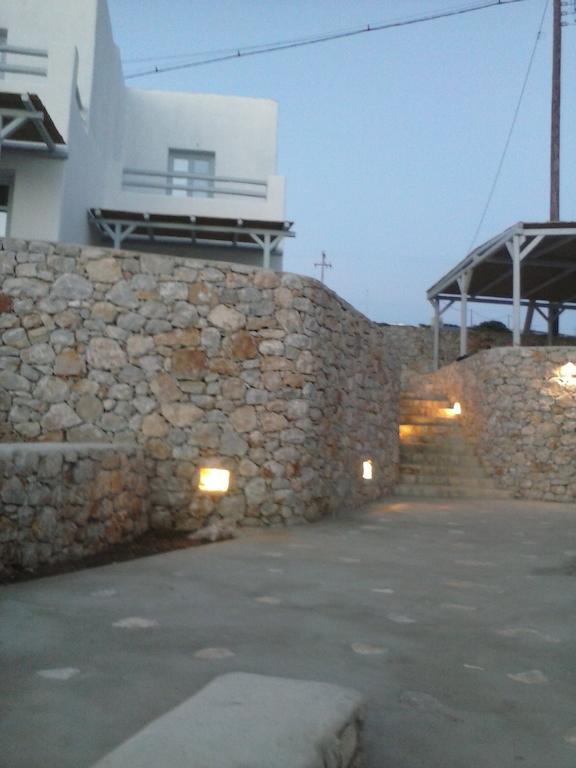 Makares * Δονούσα
